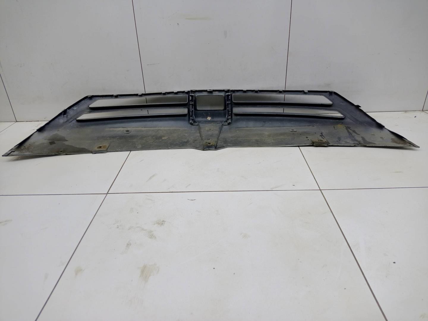 Накладка переднего бампера