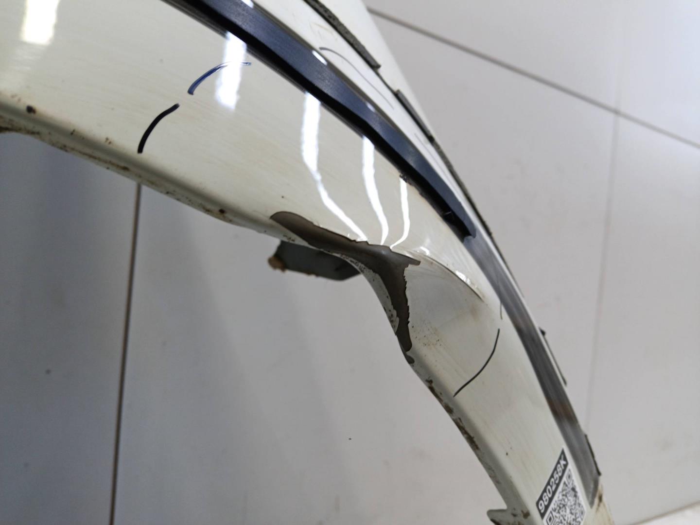 Крыло переднее левое