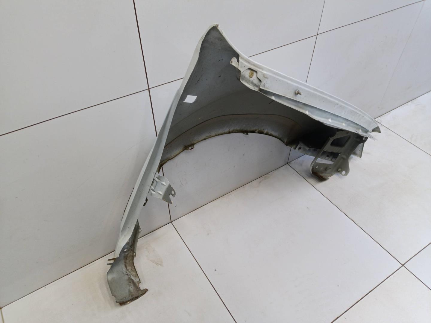 Крыло переднее левое