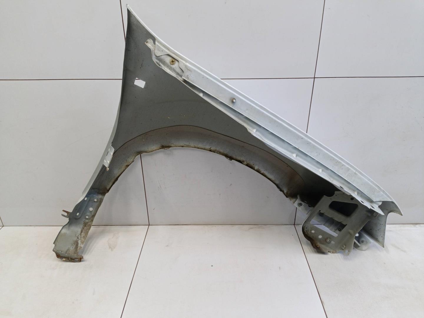 Крыло переднее левое