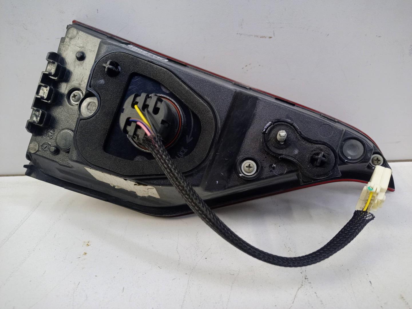 Фонарь задний внутренний правый