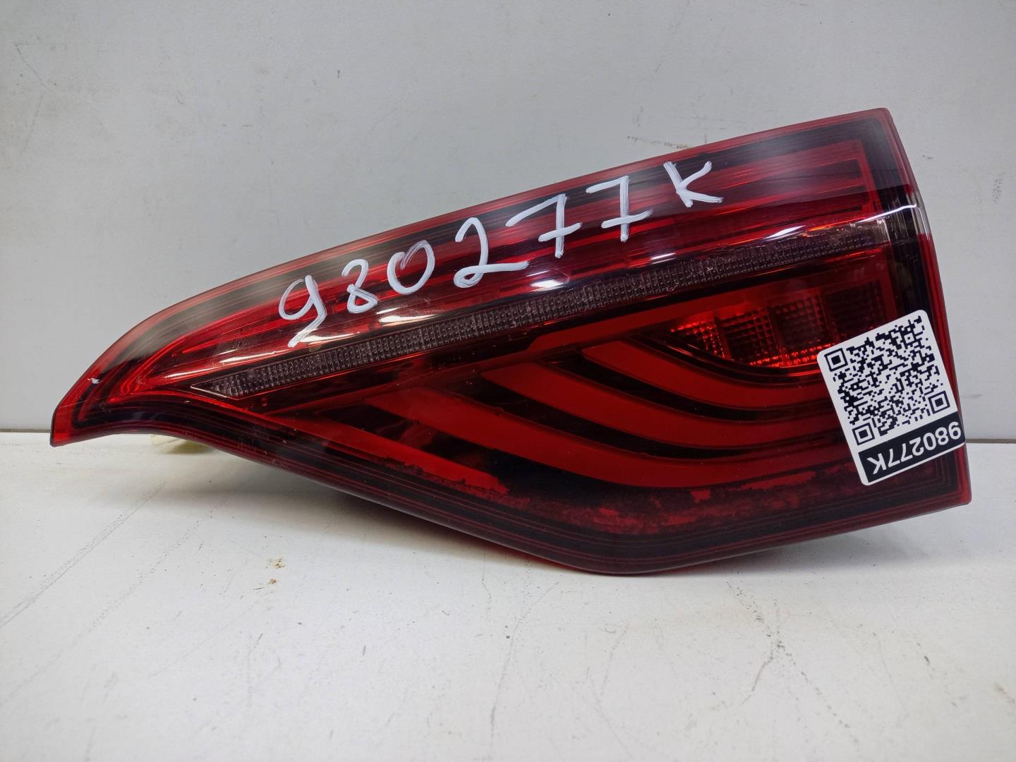 Фонарь задний внутренний правый