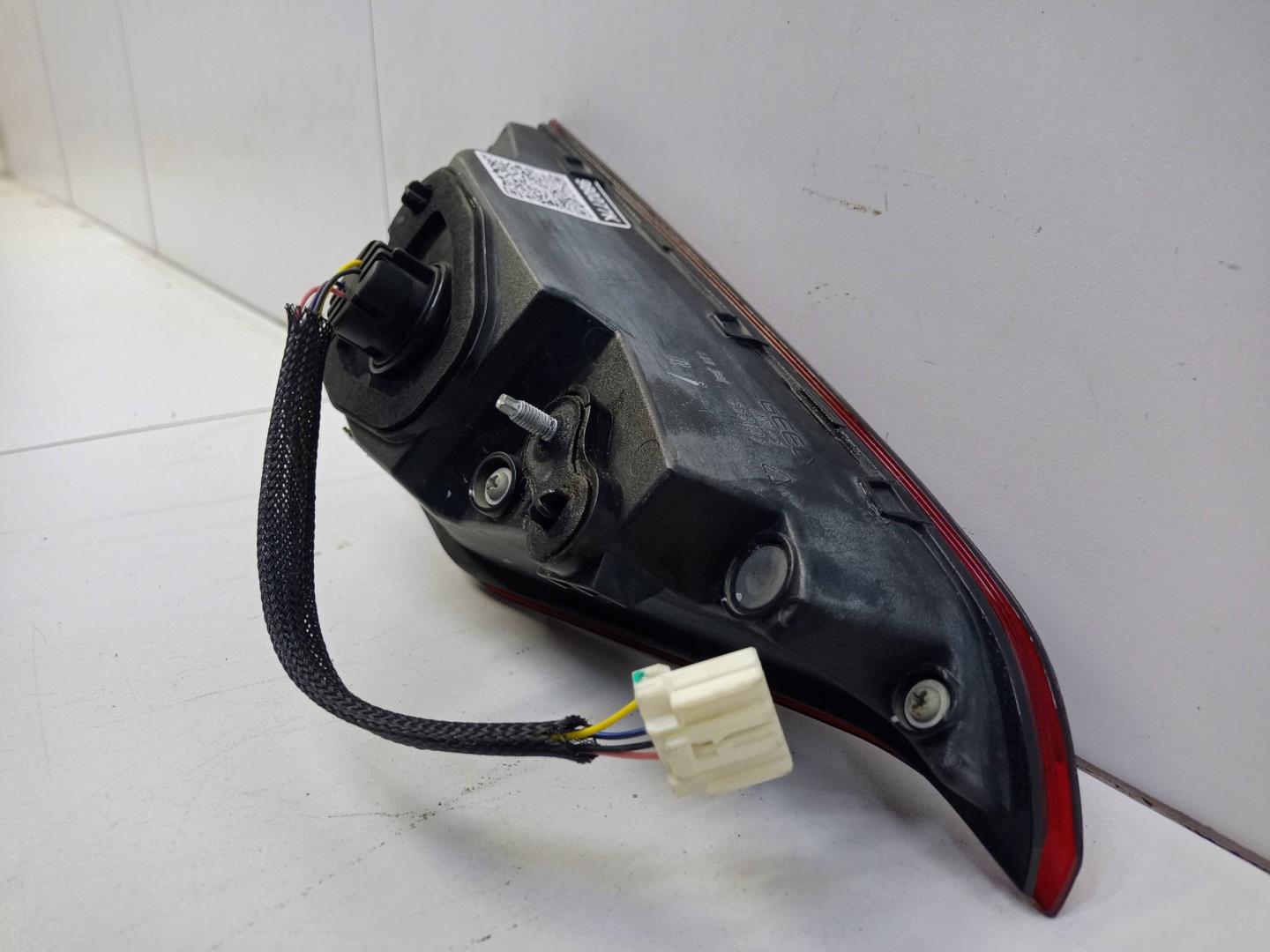 Фонарь задний внутренний правый