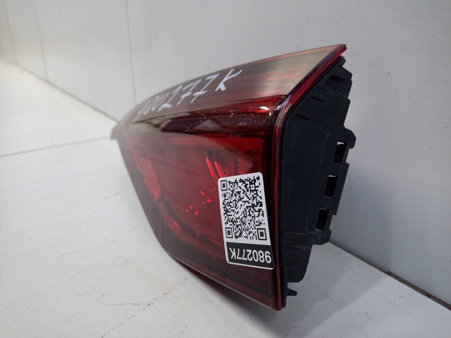 Фонарь задний внутренний правый