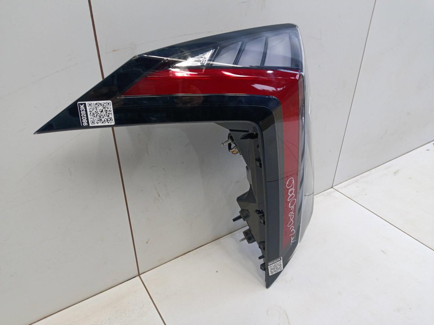 Фонарь задний наружный левый