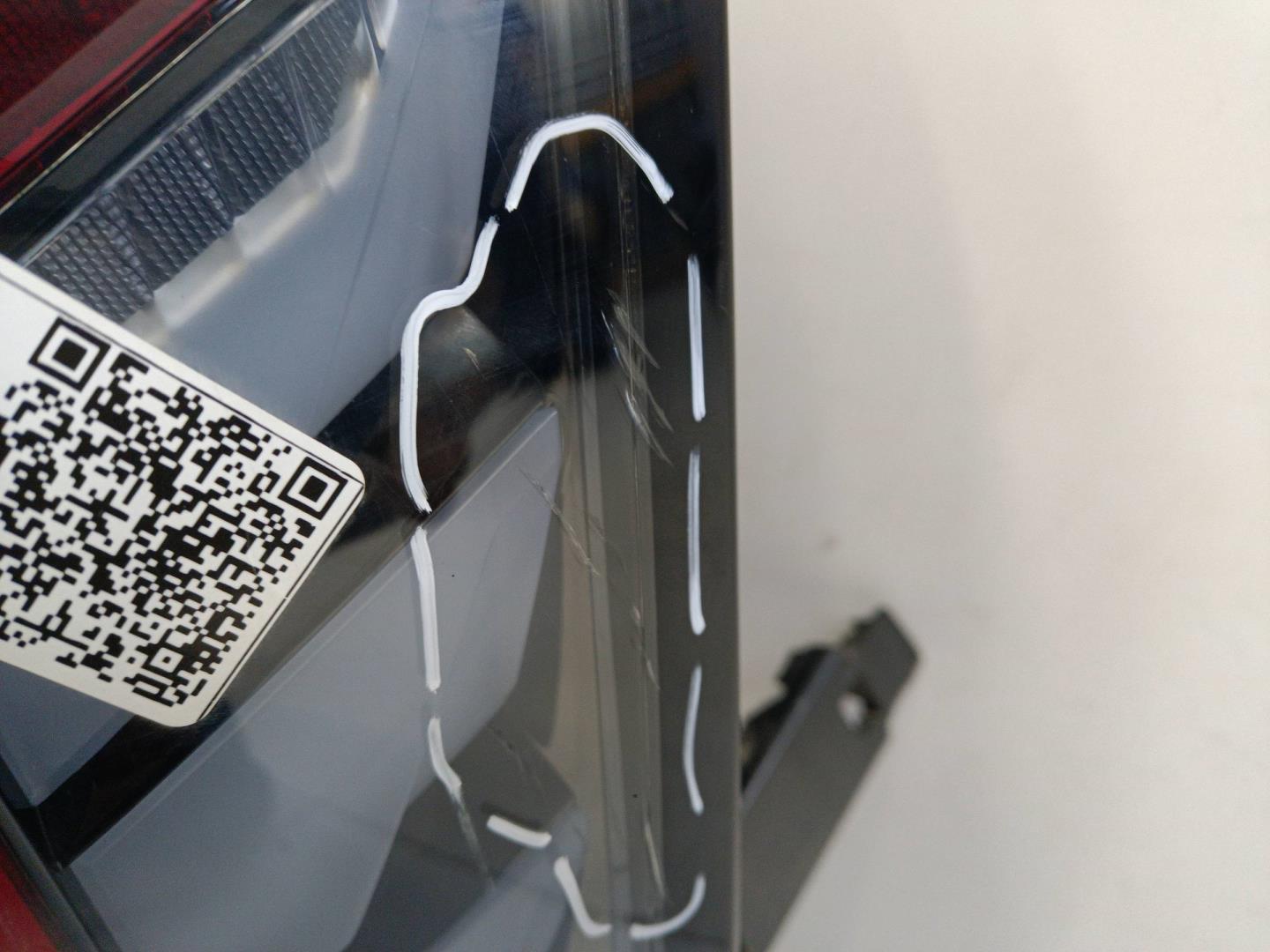 Фонарь задний наружный левый