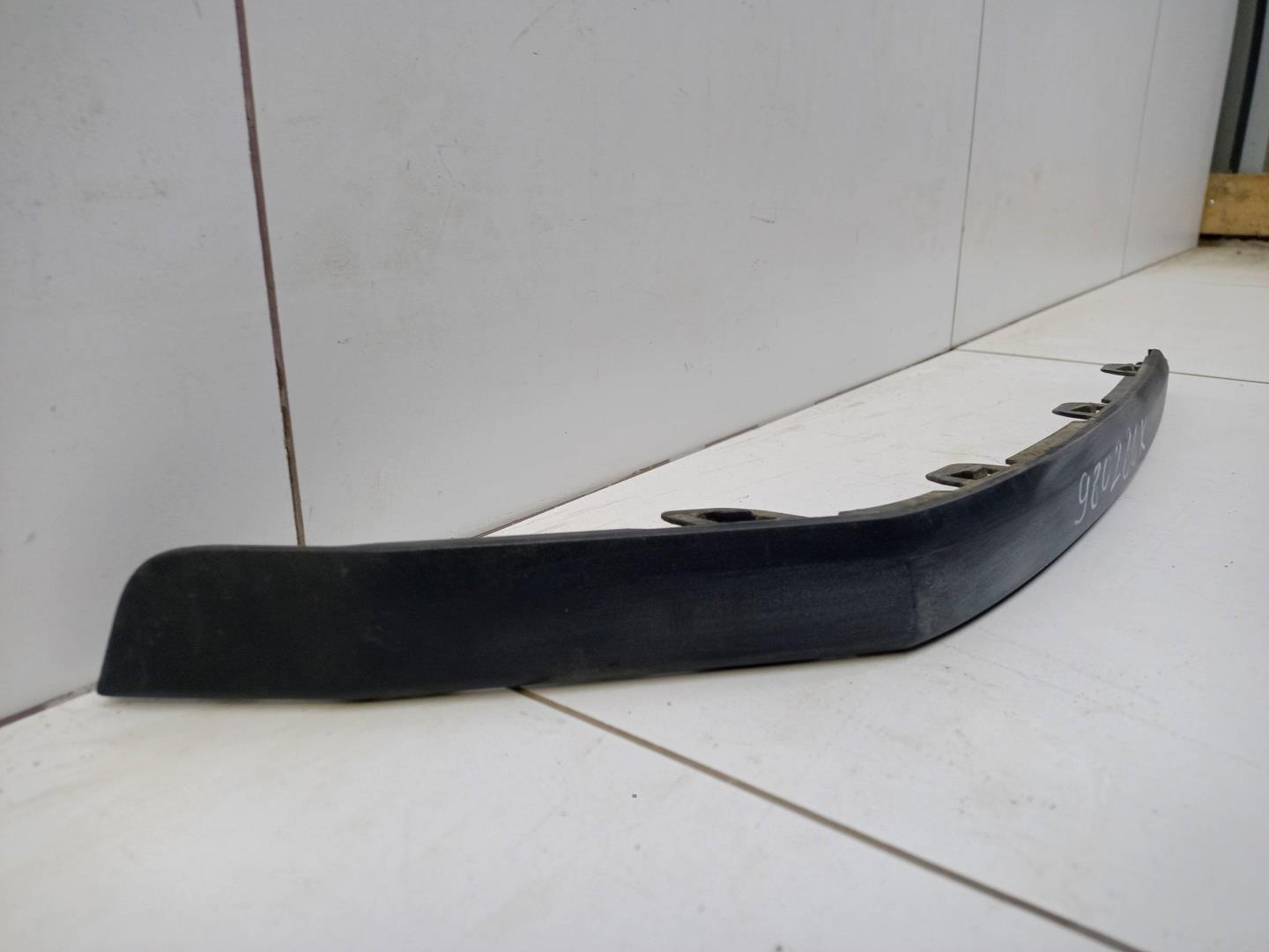 Накладка заднего бампера правая