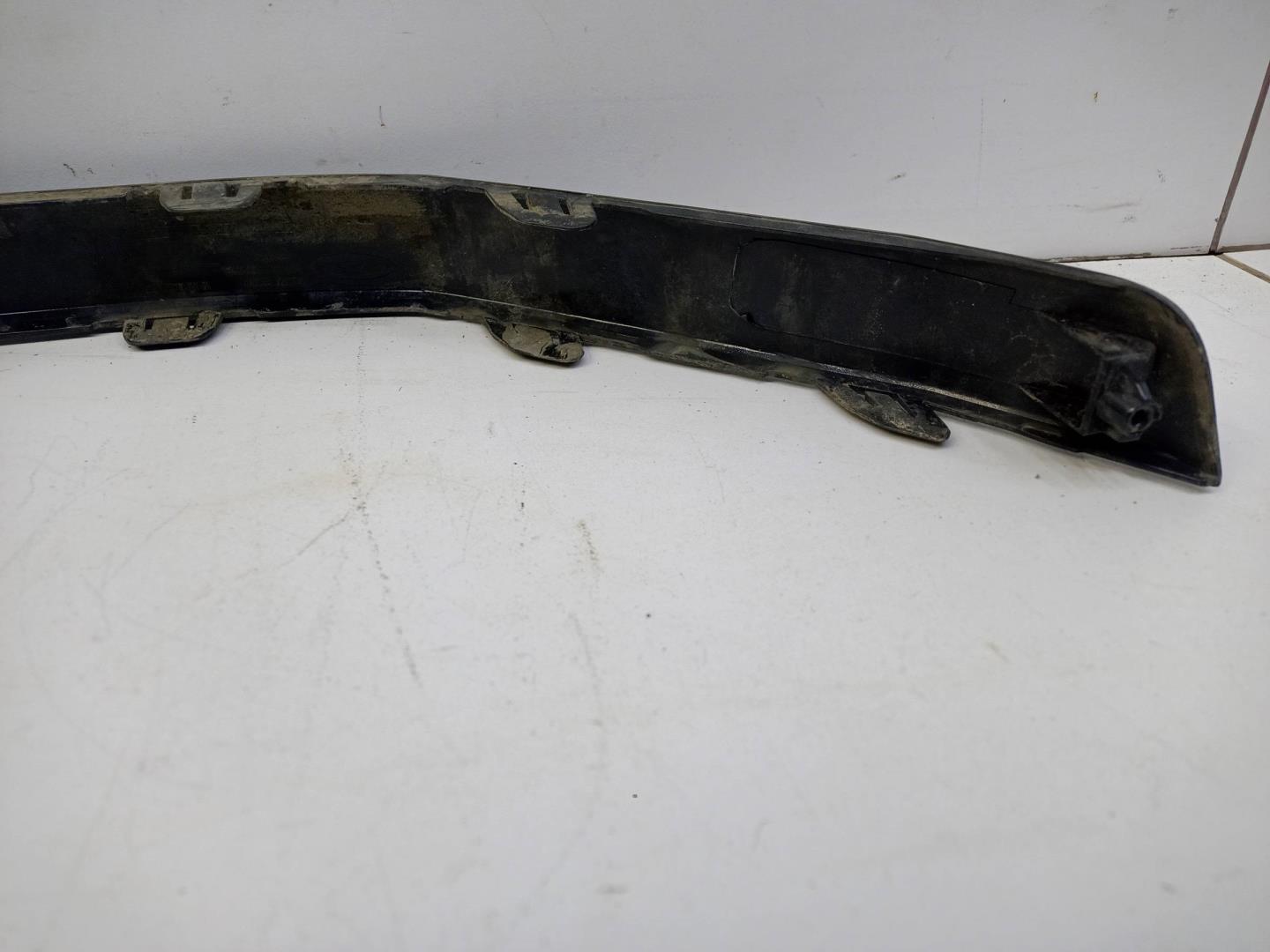 Накладка заднего бампера правая