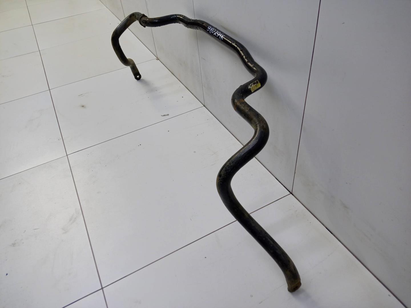 Стабилизатор передний