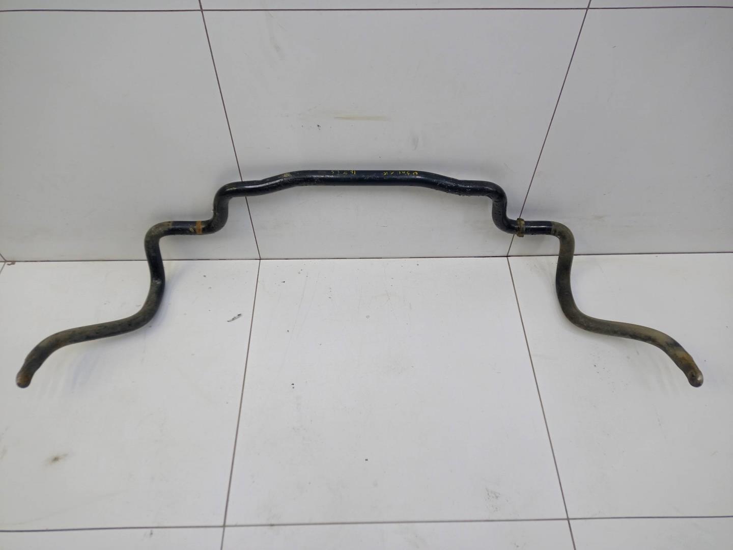 Стабилизатор передний