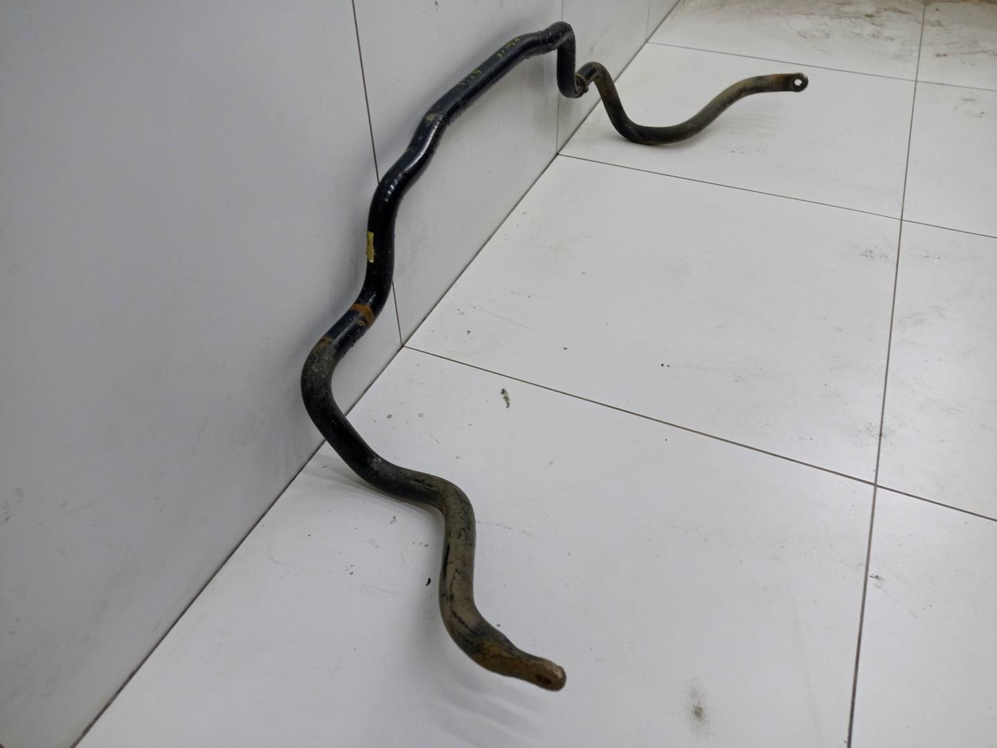 Стабилизатор передний