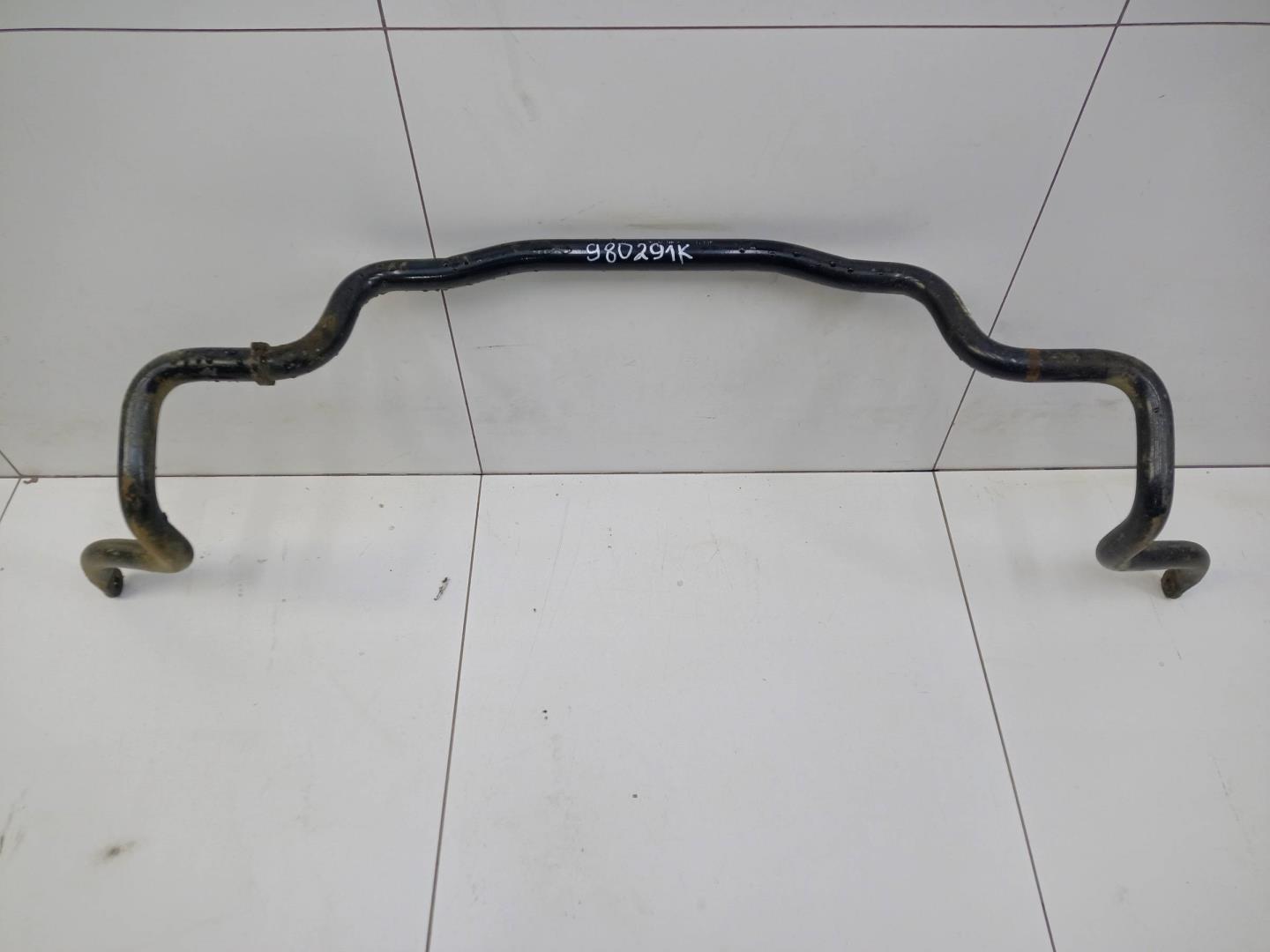 Стабилизатор передний