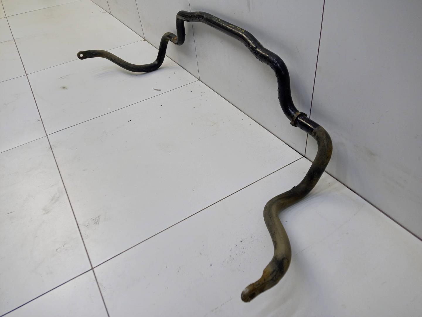 Стабилизатор передний