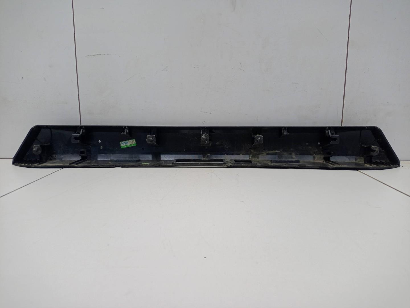 Накладка крышки багажника