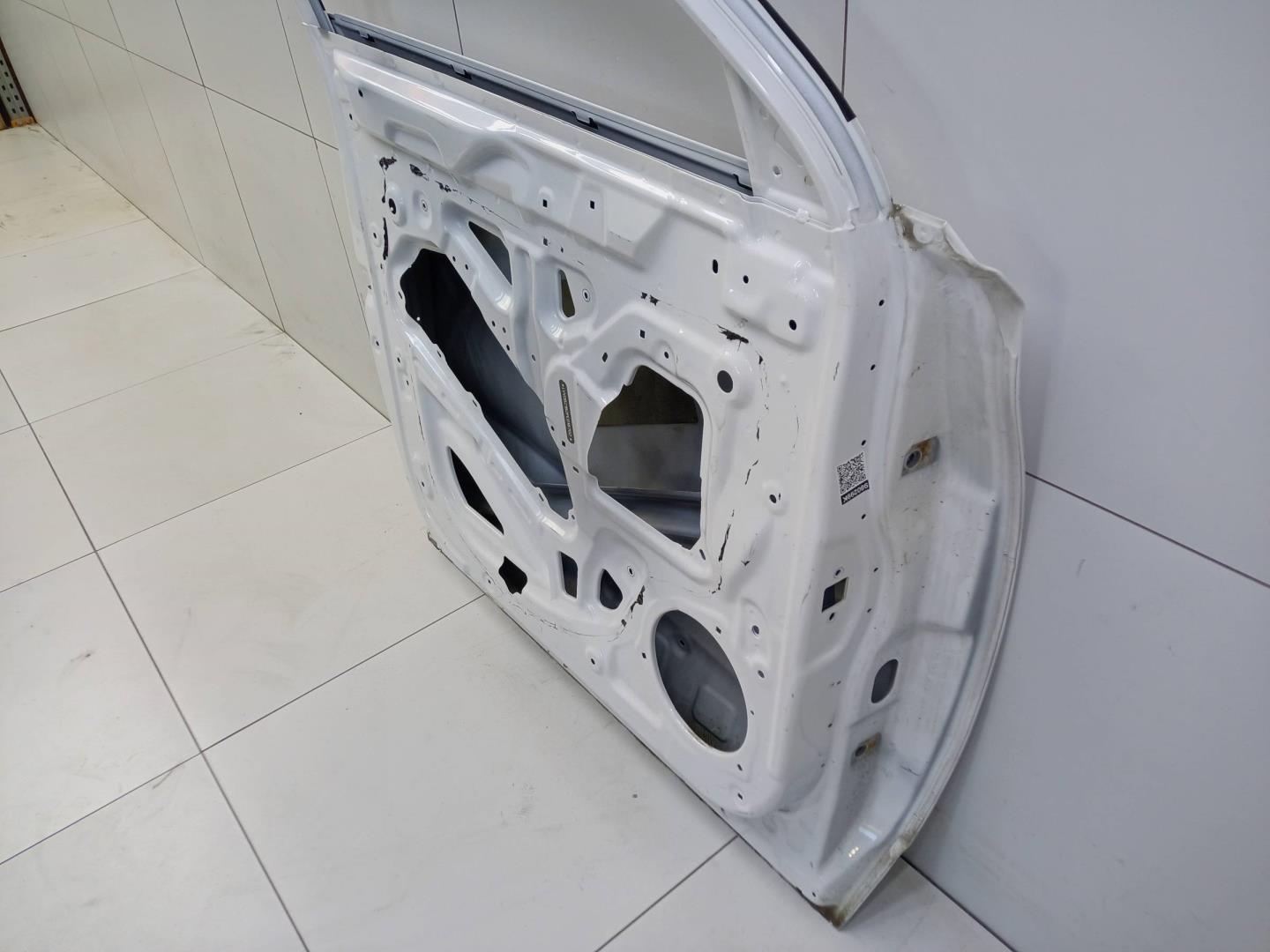 Дверь передняя левая