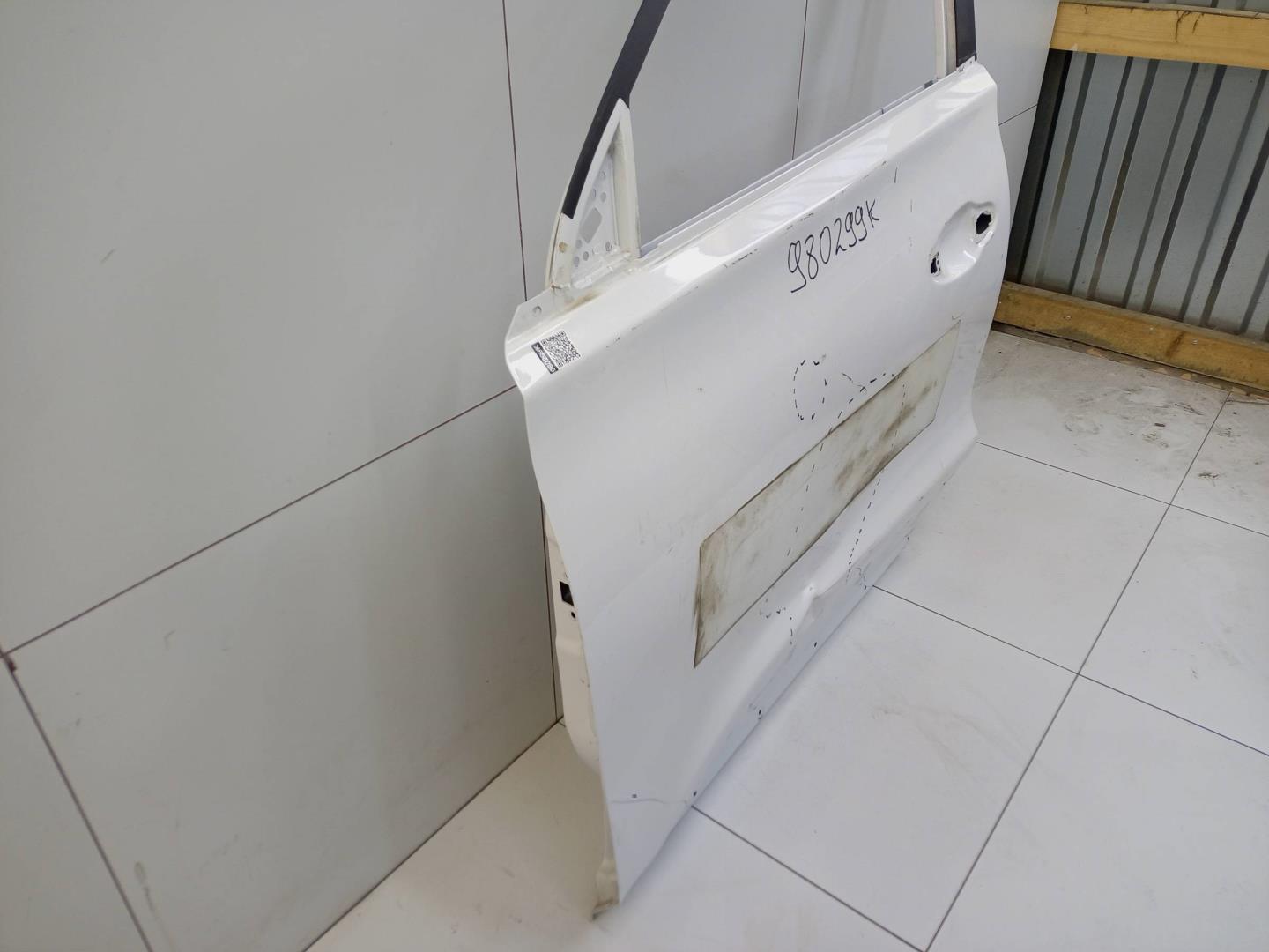 Дверь передняя левая