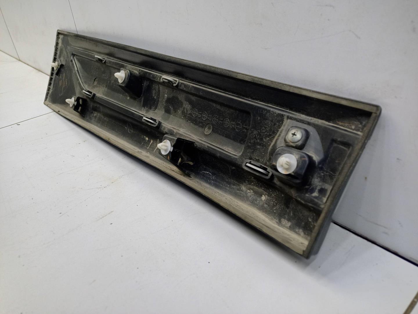 Накладка двери задней левой