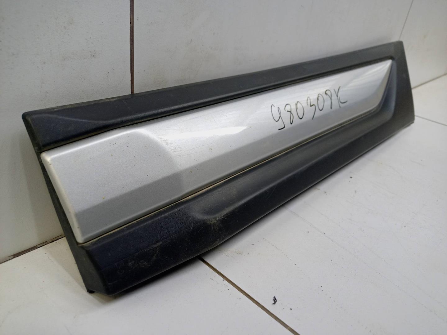 Накладка двери задней левой