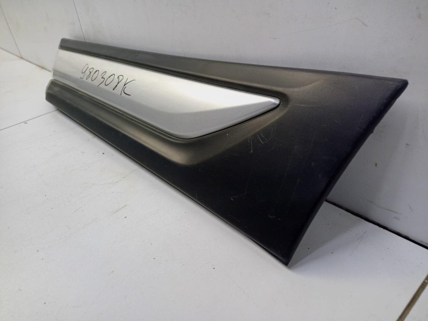 Накладка двери задней левой