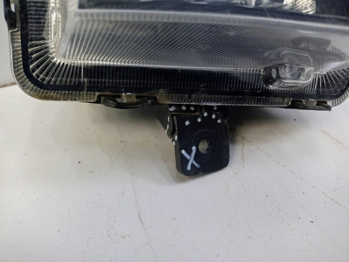 Фара противотуманная правая