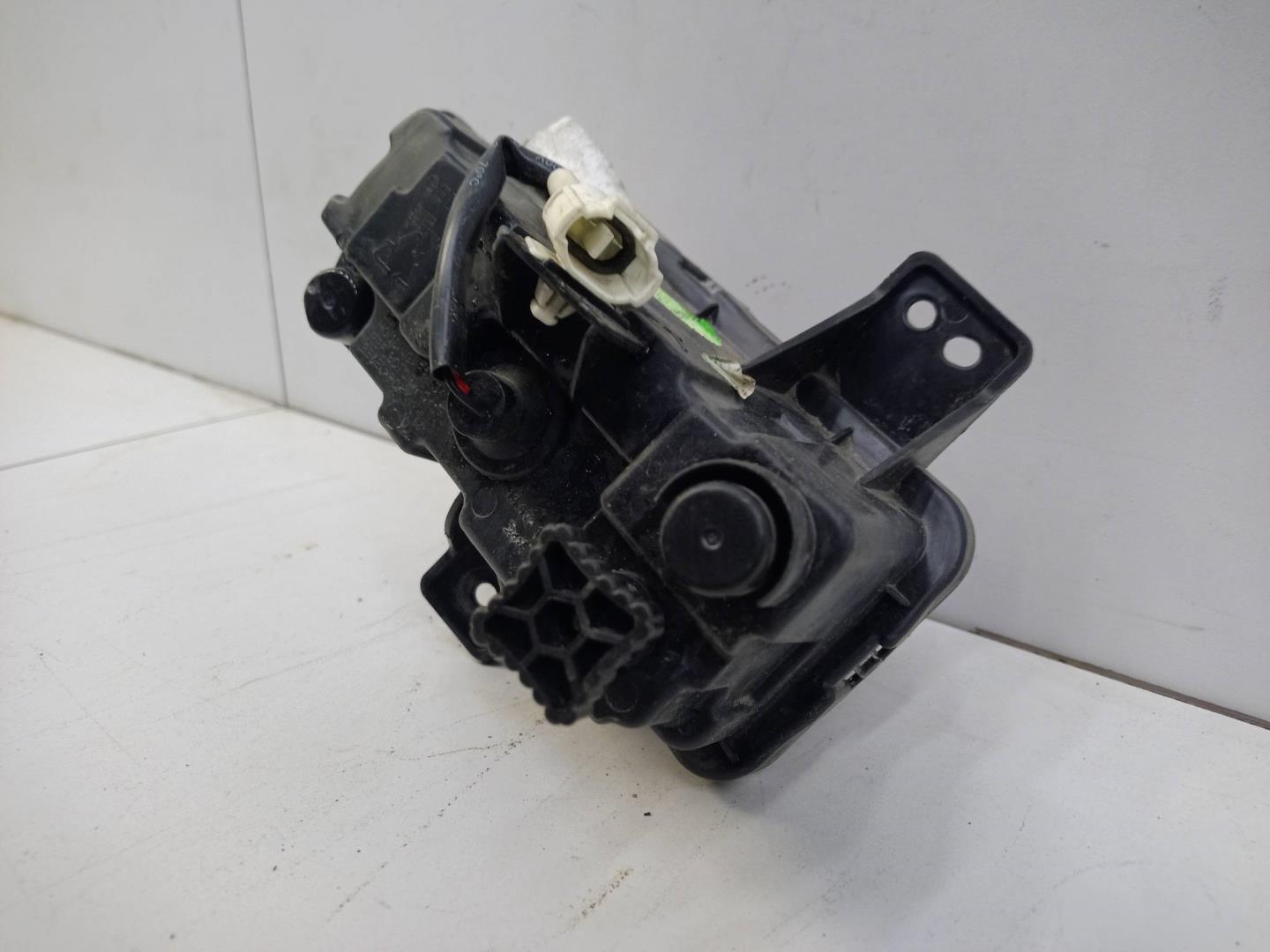 Фара противотуманная правая