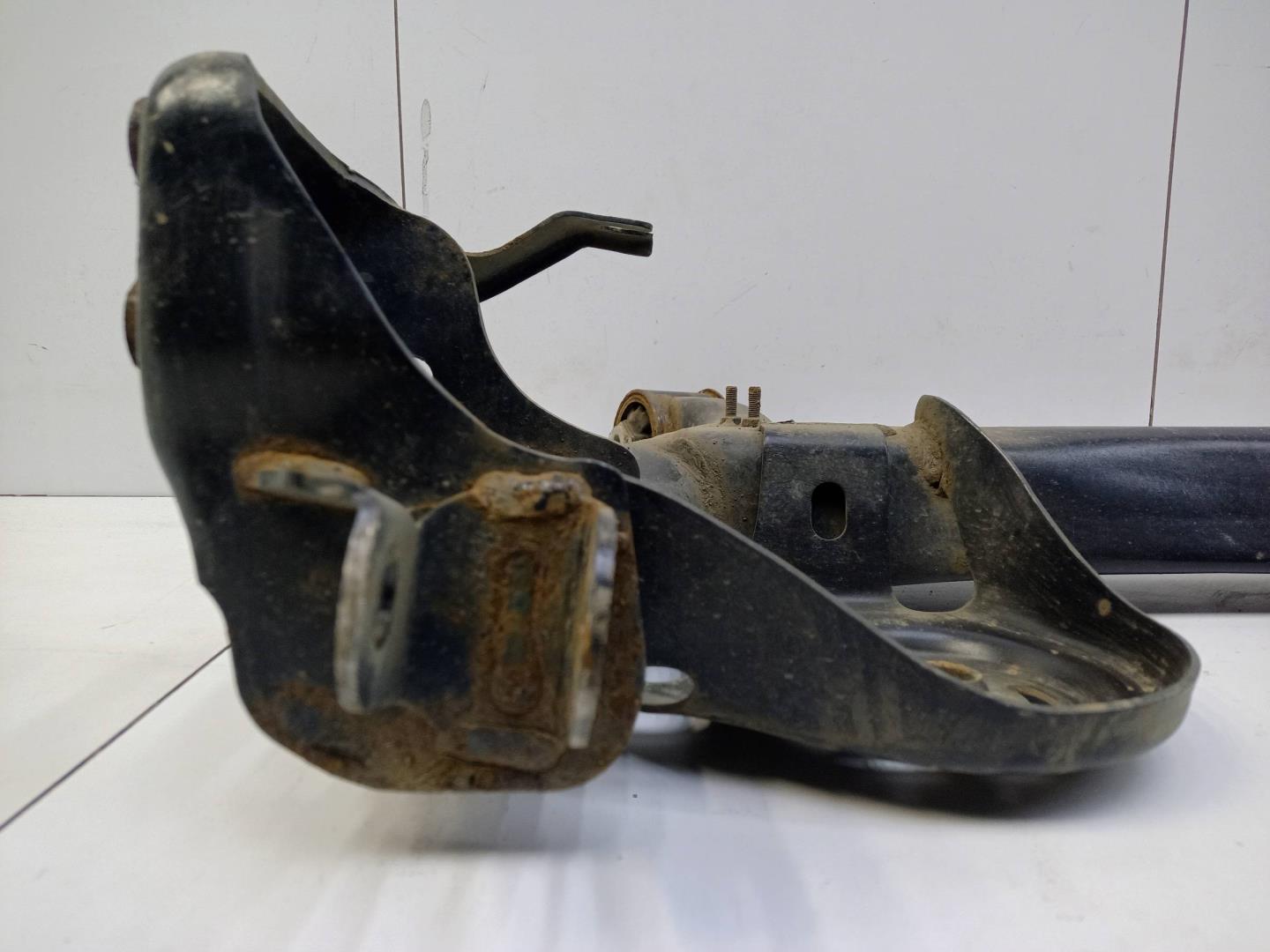 Балка задняя