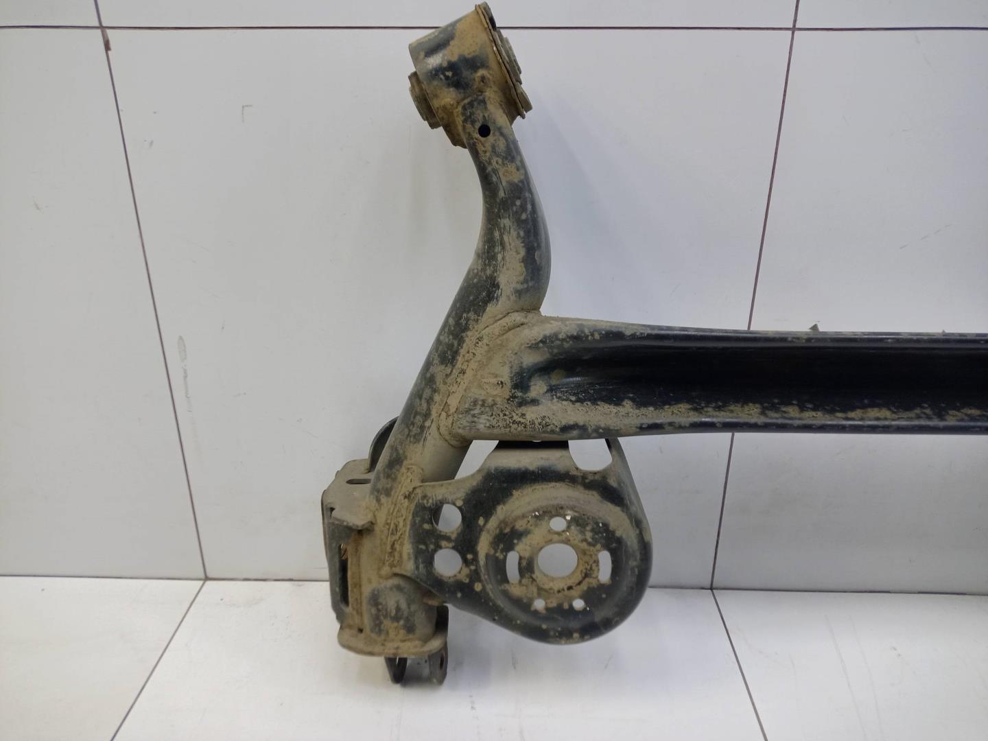 Балка задняя