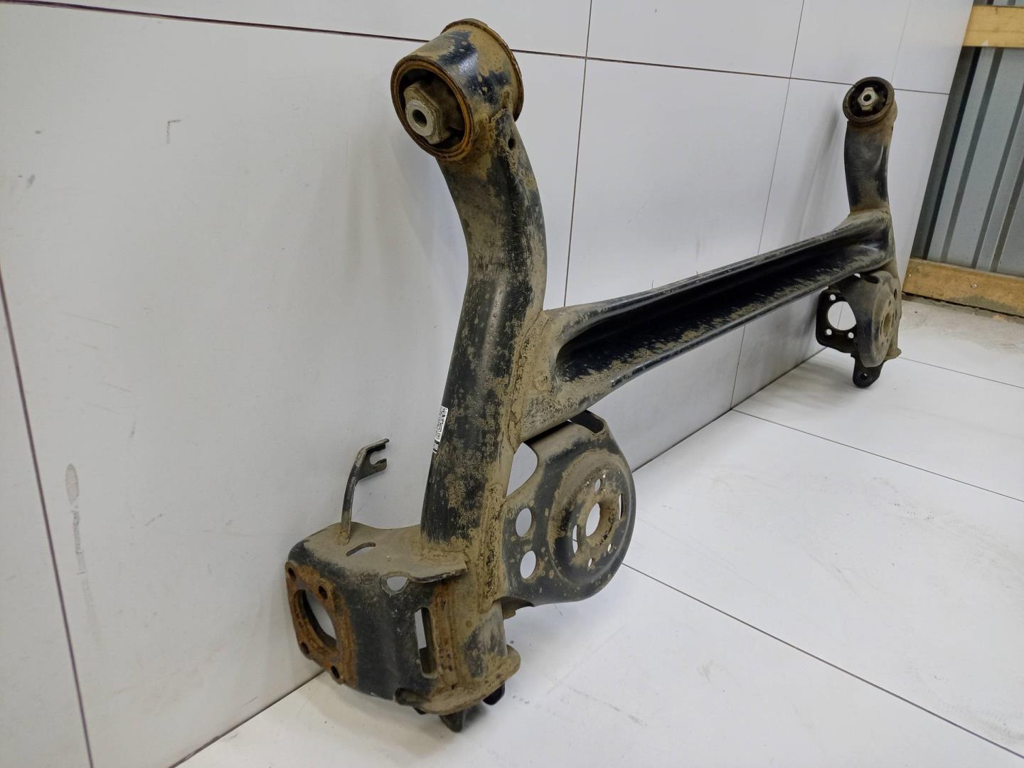 Балка задняя