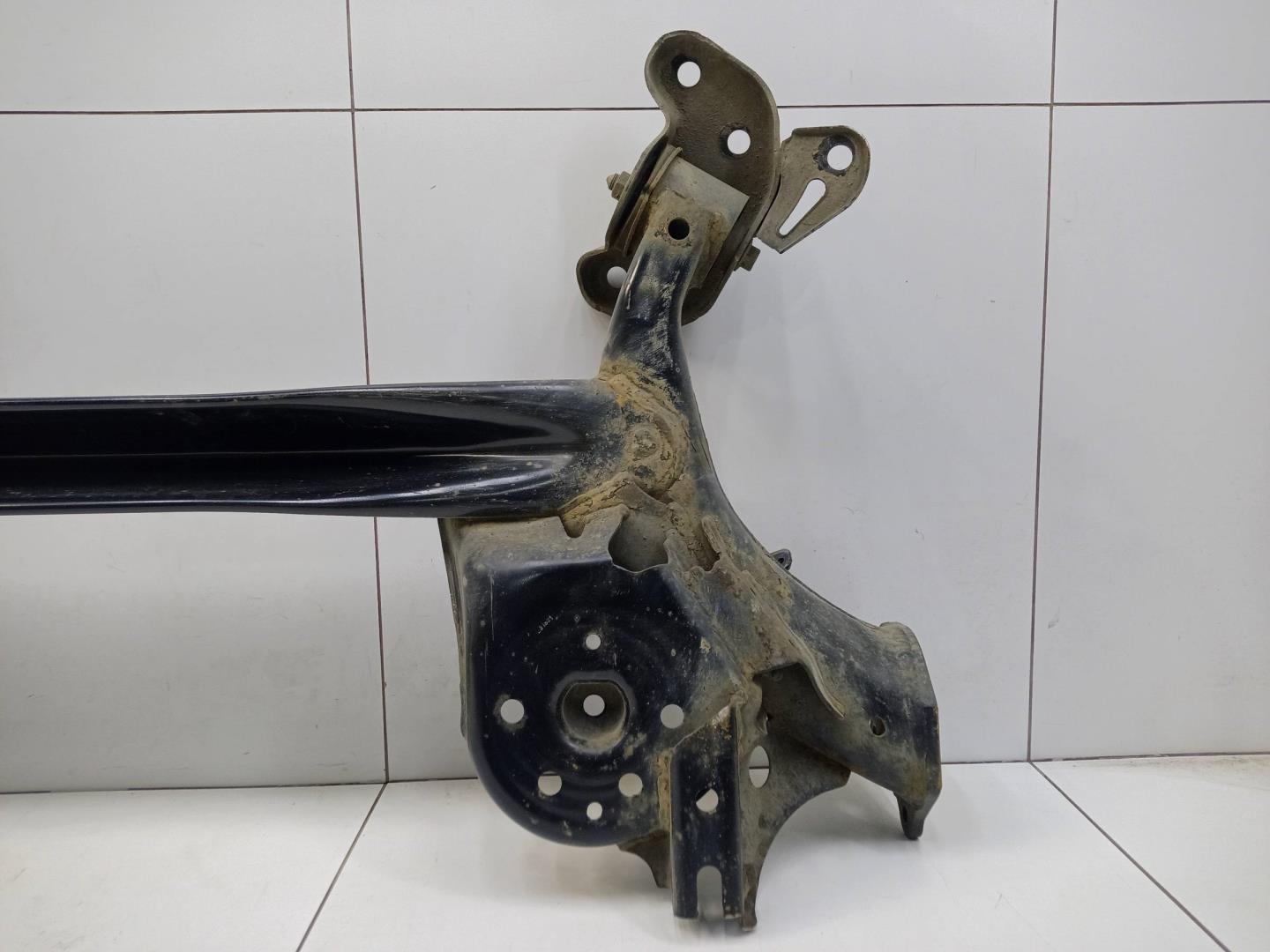 Балка задняя