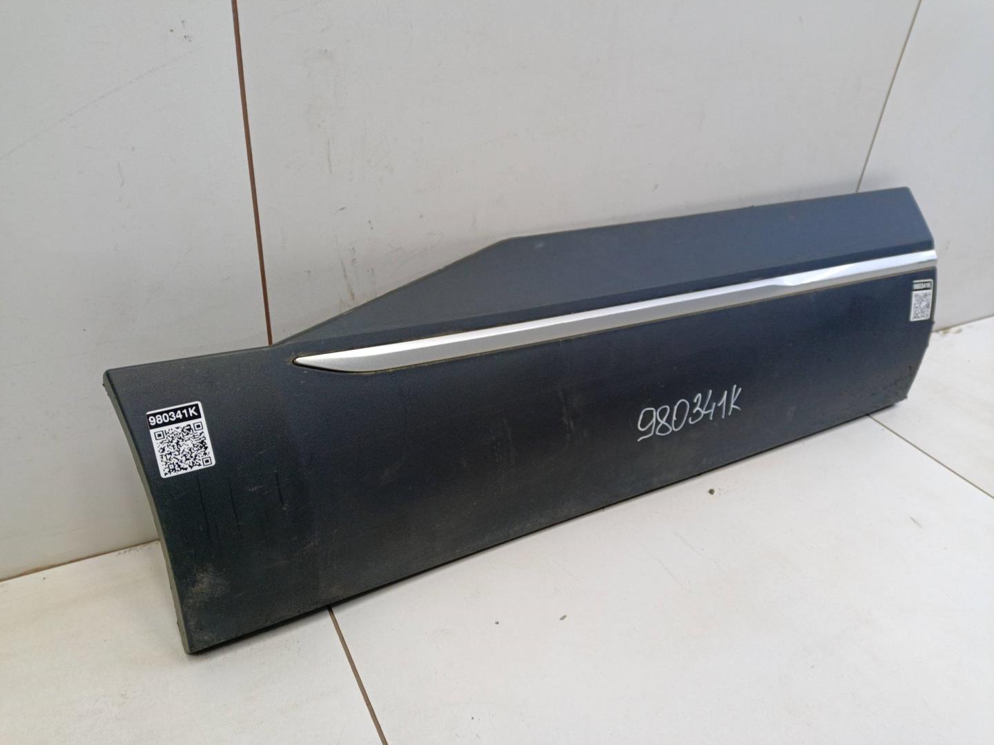 Накладка двери задней правой