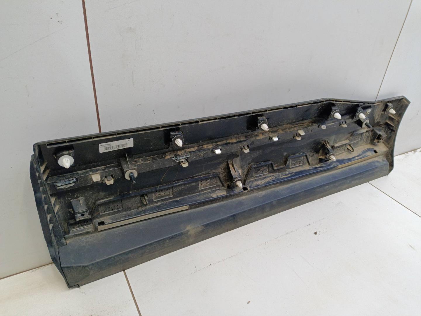 Накладка двери задней правой