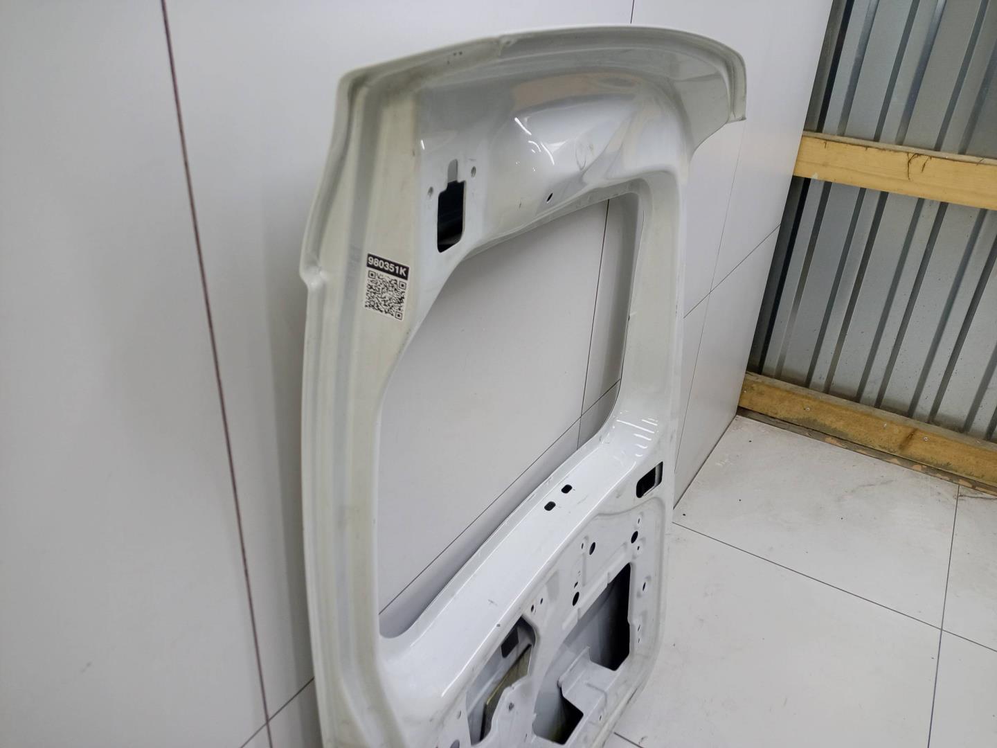 Дверь задняя левая