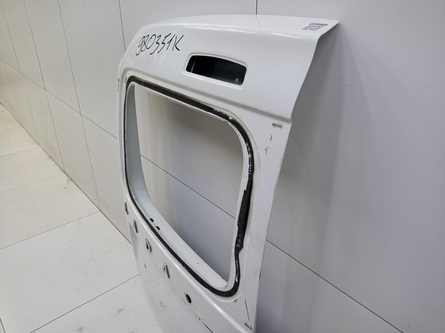 Дверь задняя левая