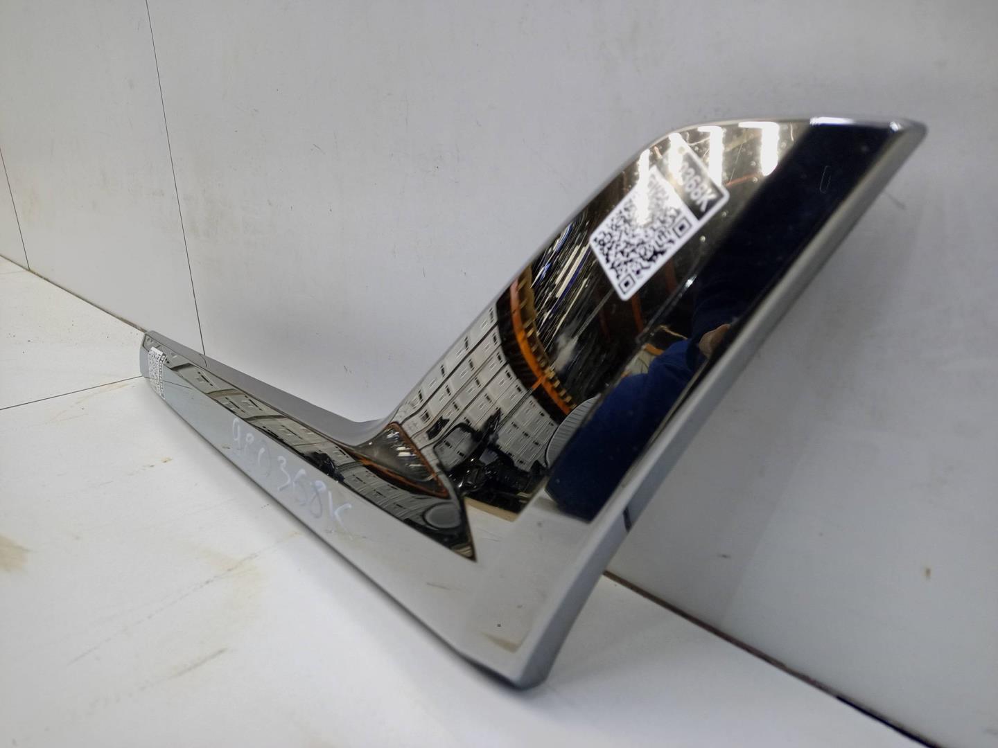 Рамка фары левой