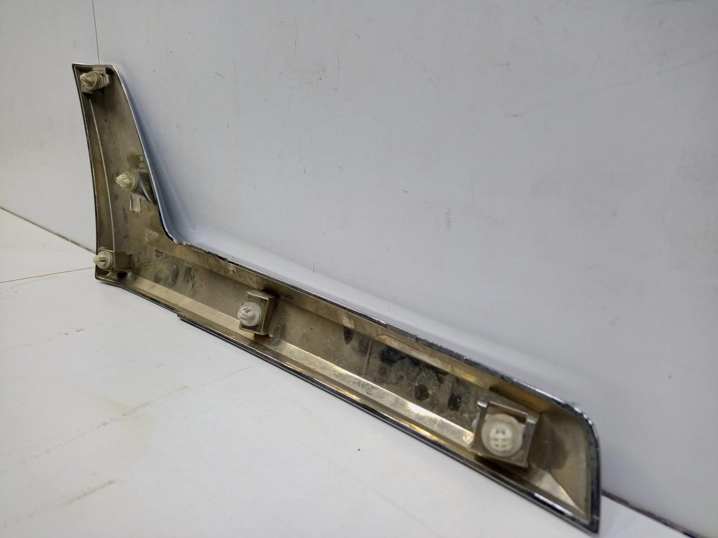 Рамка фары левой