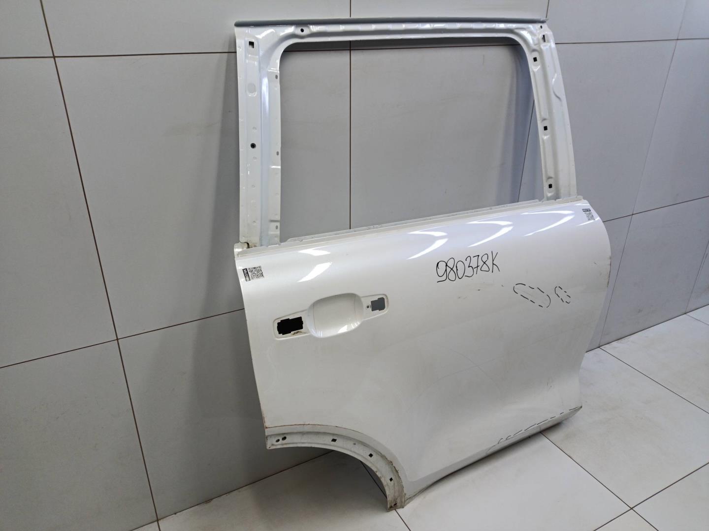 Дверь задняя правая
