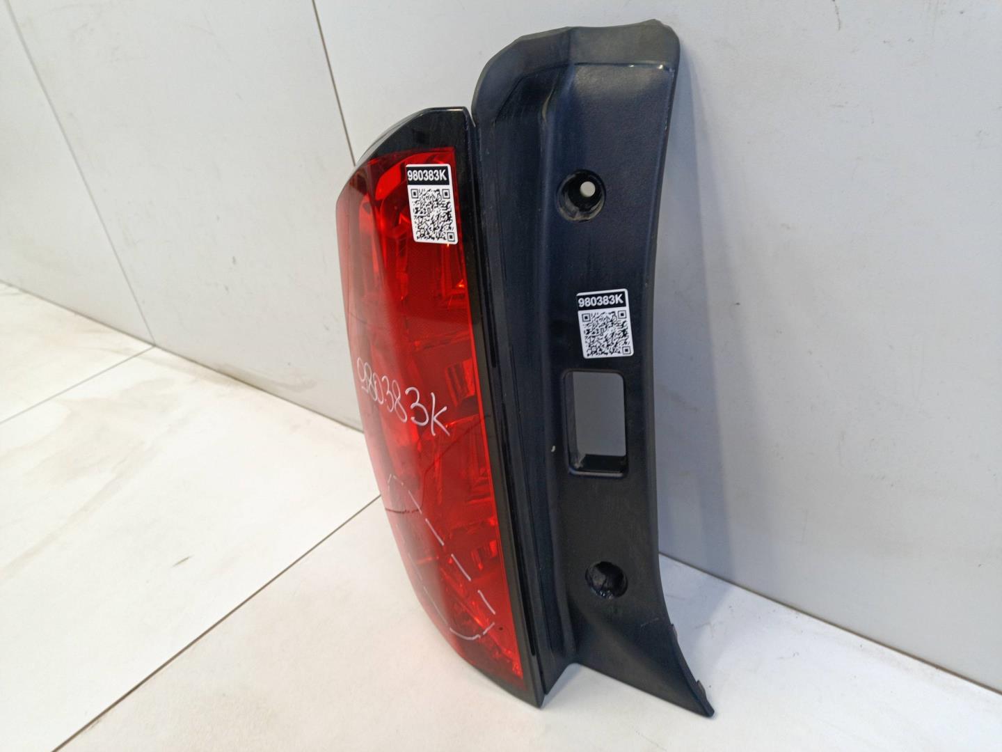 Фонарь задний левый