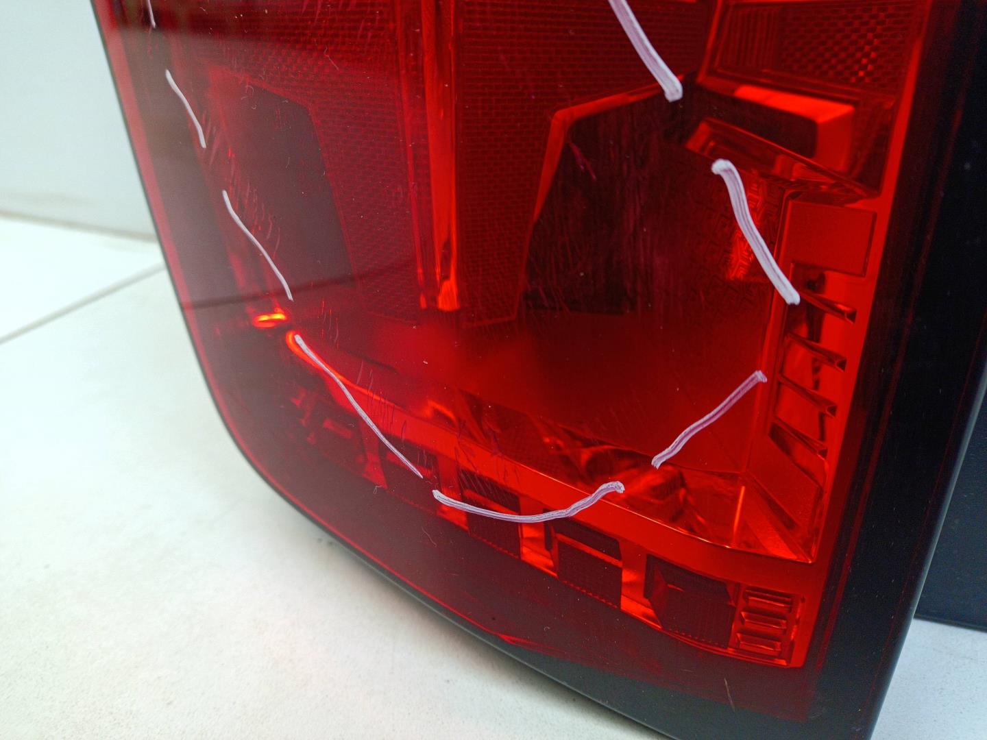 Фонарь задний левый