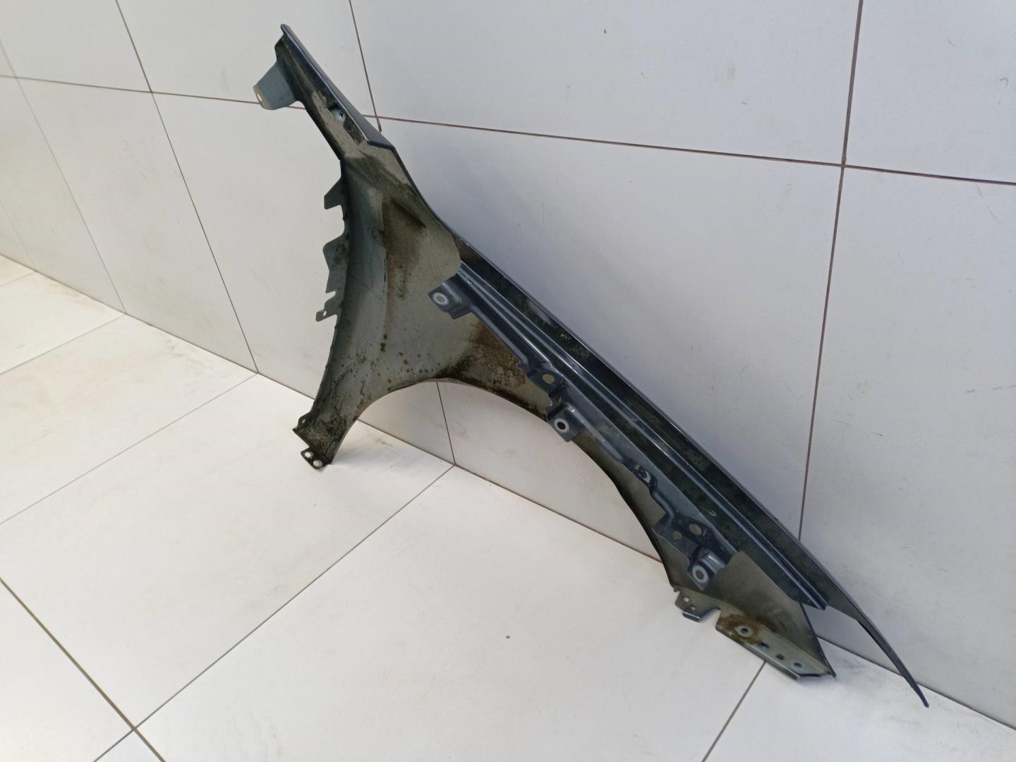 Крыло переднее левое