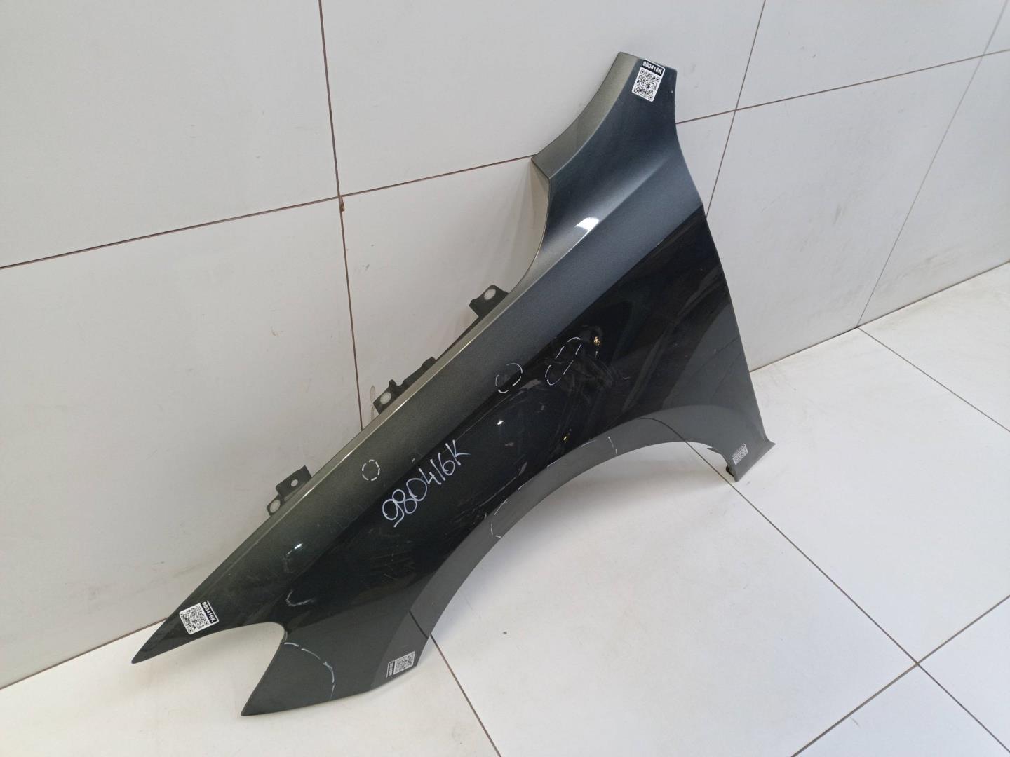 Крыло переднее левое