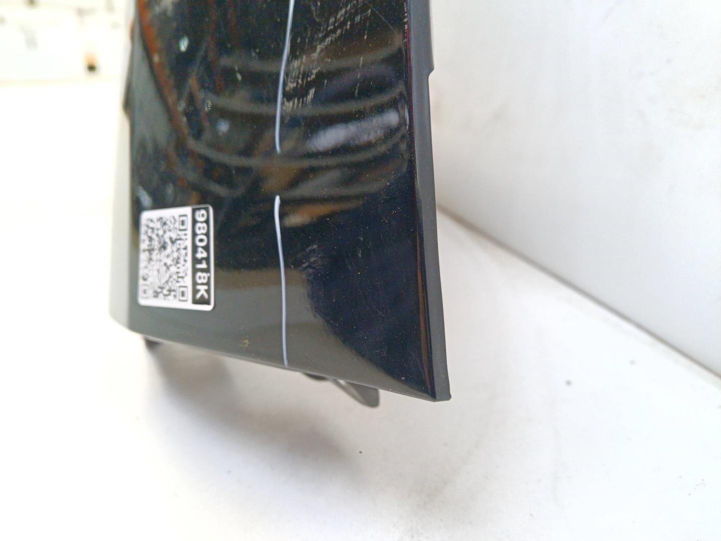 Крыло переднее правое