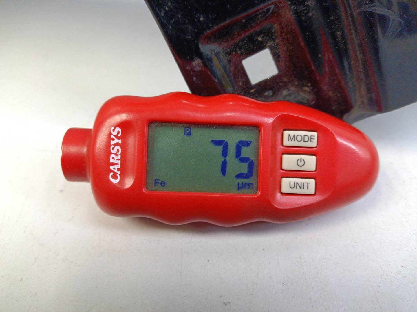 Крыло переднее правое