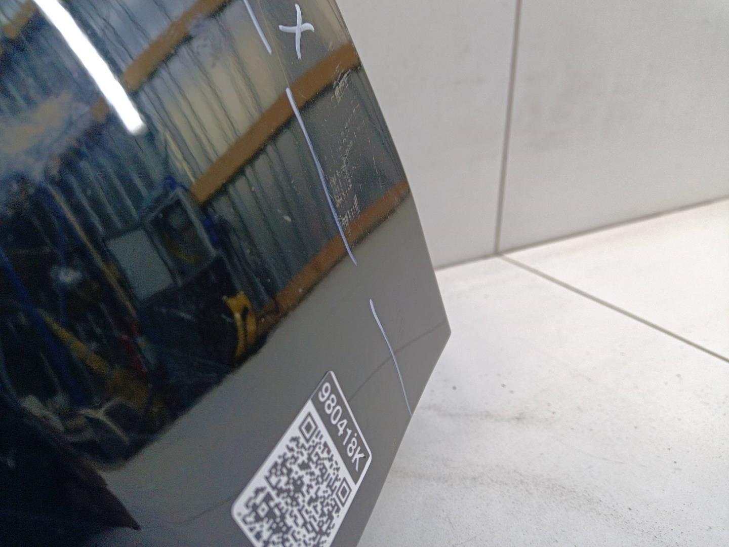 Крыло переднее правое