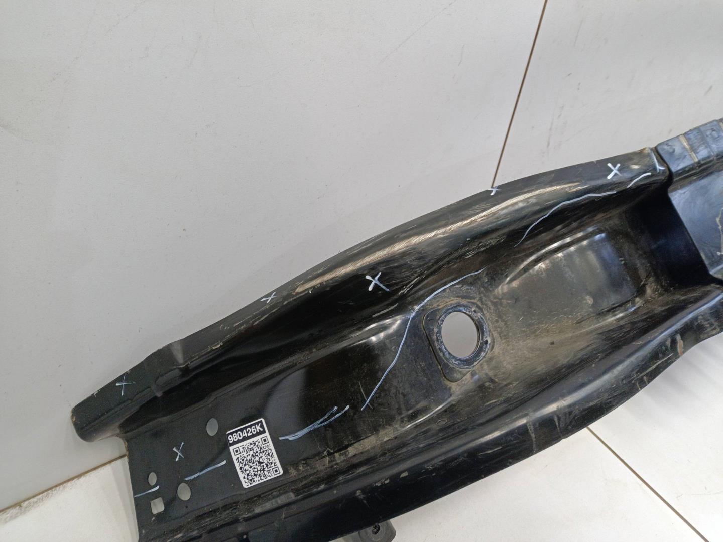 Усилитель переднего бампера