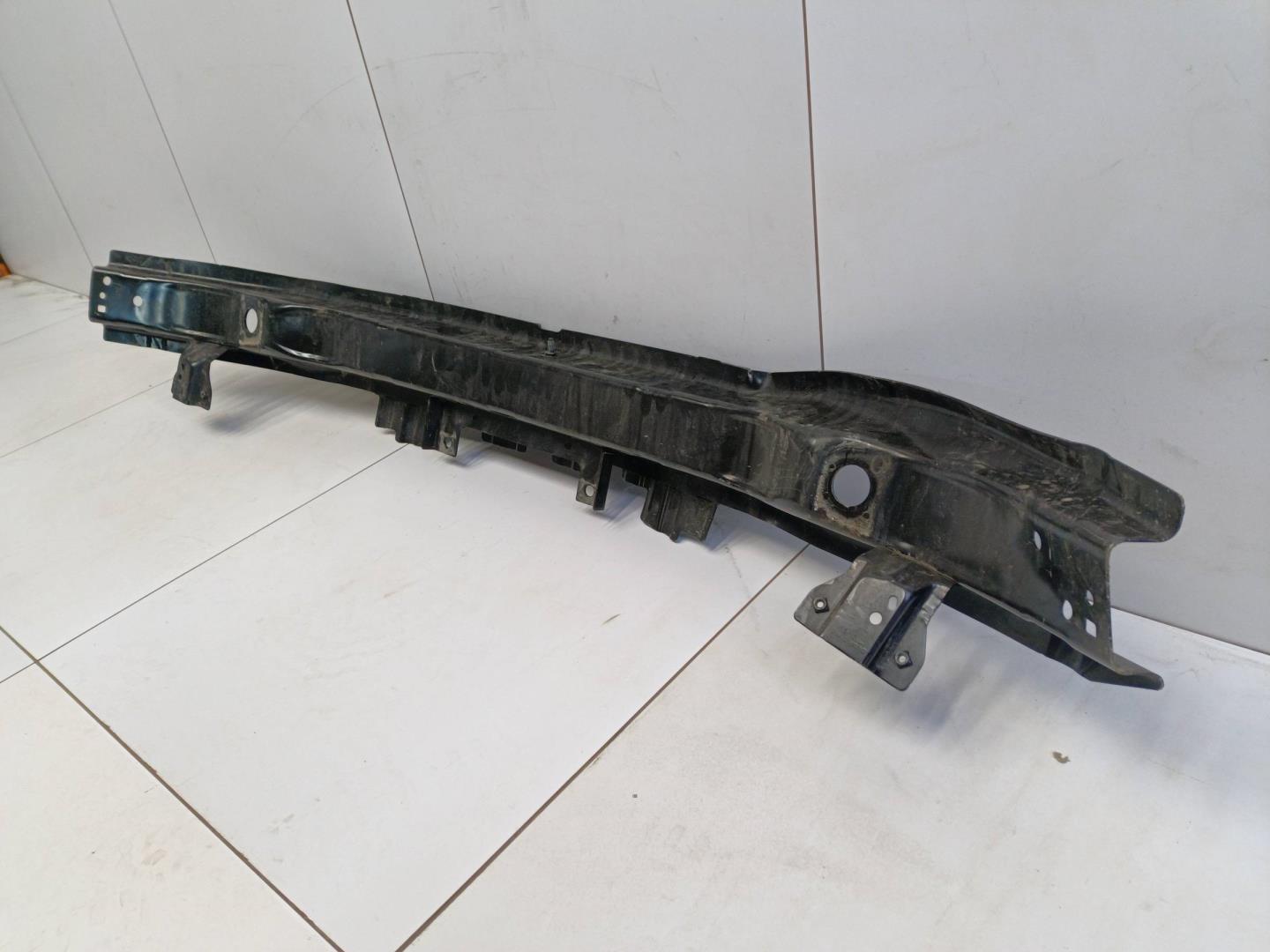 Усилитель переднего бампера