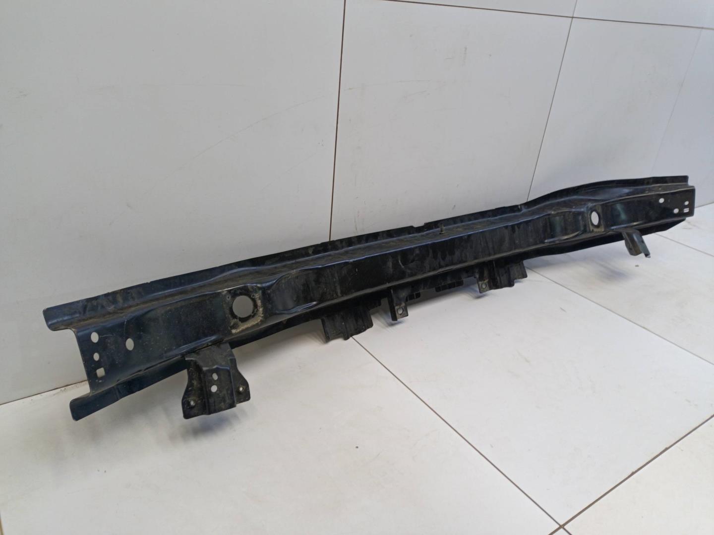 Усилитель переднего бампера