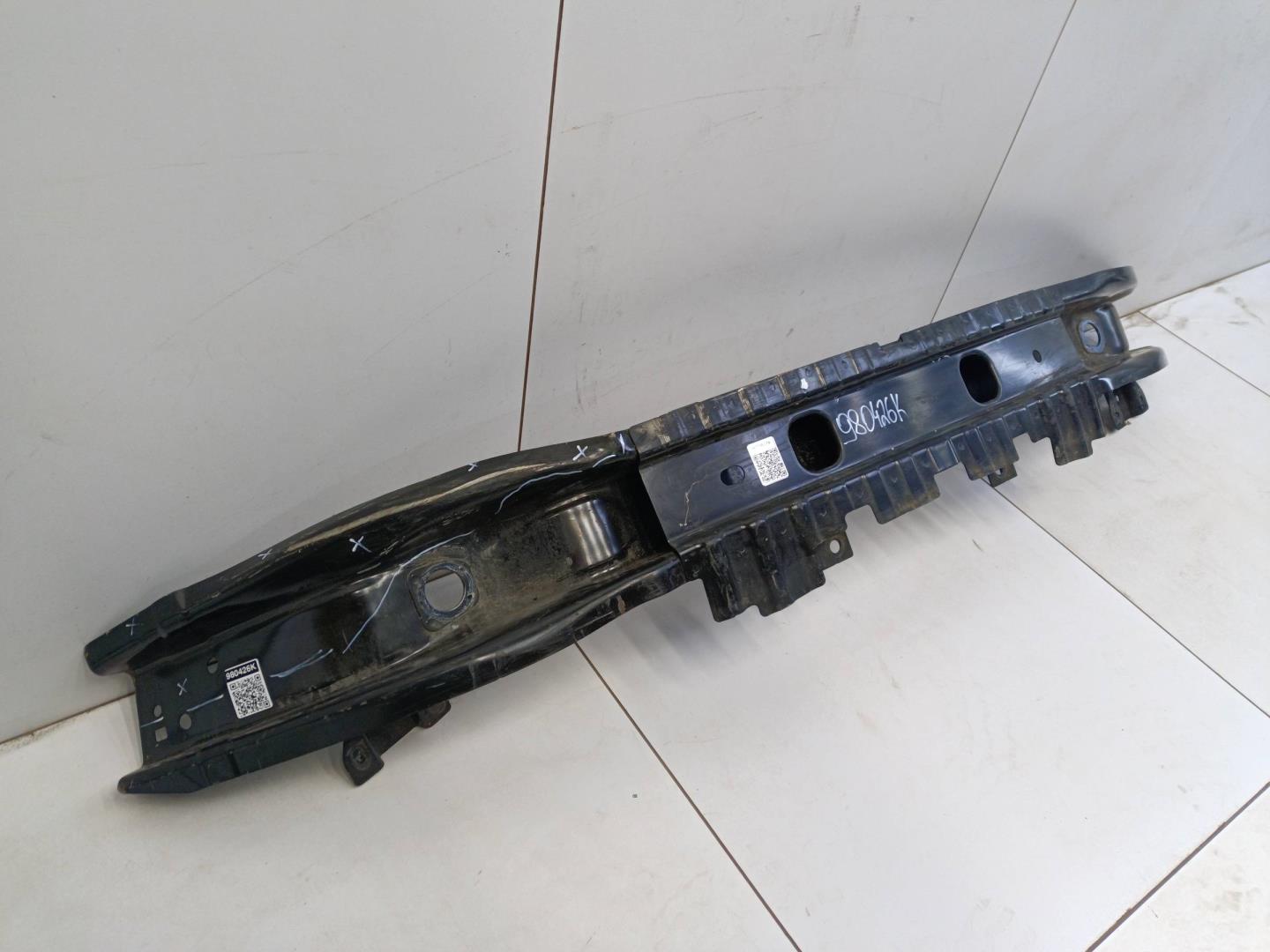 Усилитель переднего бампера