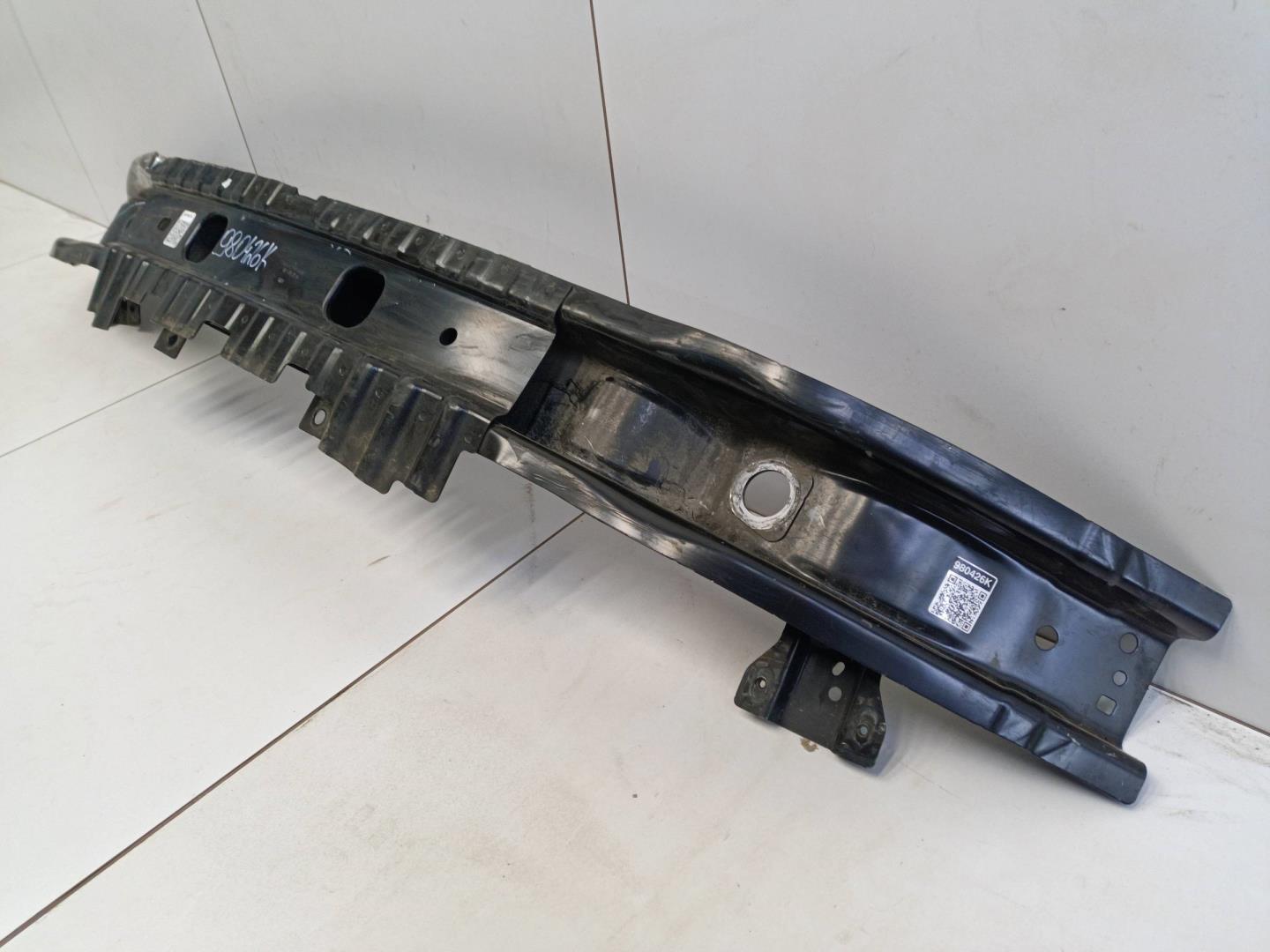 Усилитель переднего бампера