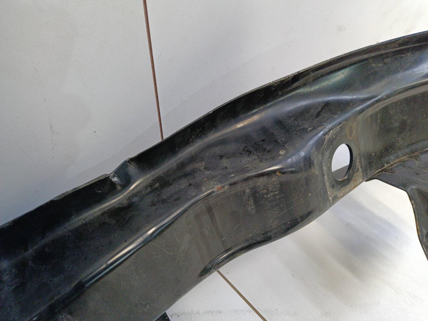 Усилитель переднего бампера