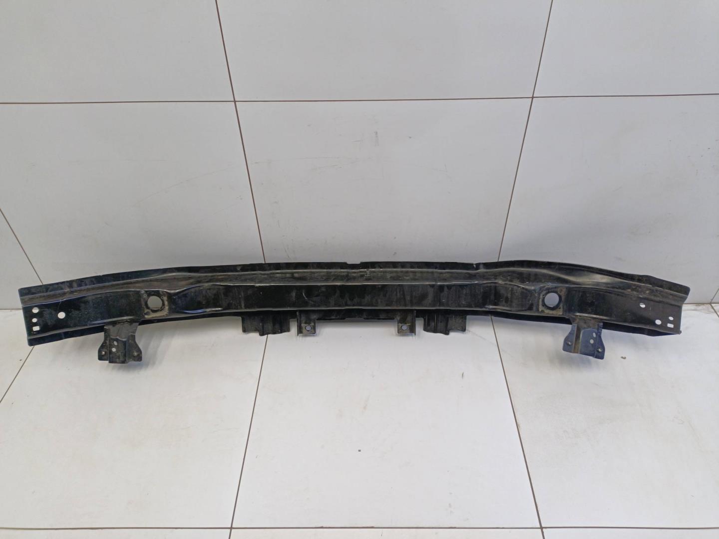 Усилитель переднего бампера